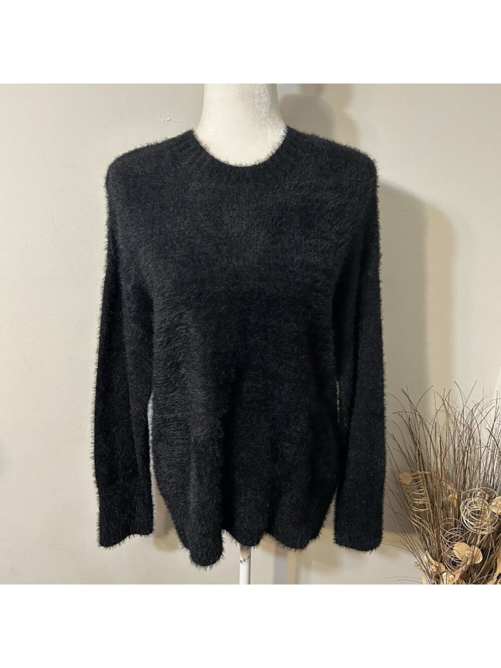 NWT Karen Kane Women Pullover Crew Neck Fuzzy Knit Sweater Black Stretch Sz M